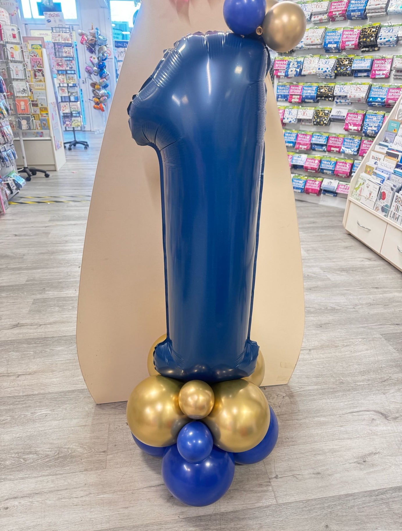 Gold Big Number on Base (0-9)